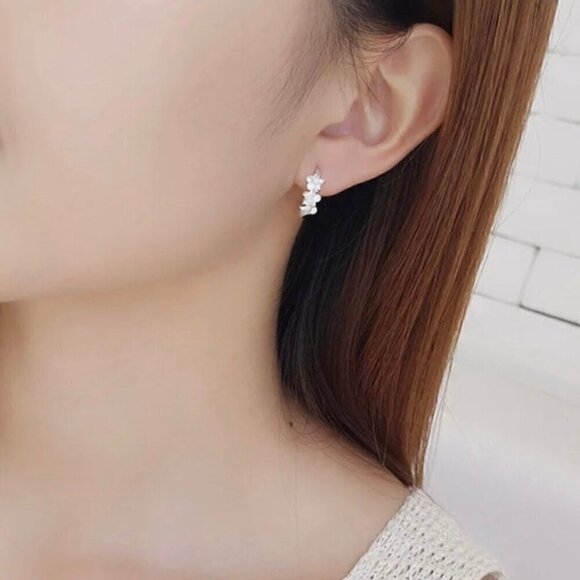 NNWT Flower Huggie Hoop Earrings S925 Sterling Silver Cubic Zirconia - Picture 7 of 9